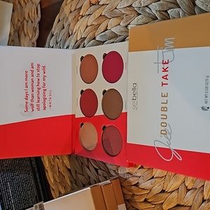 Sei Bella Wellness Inspired Eyeshadow Palette